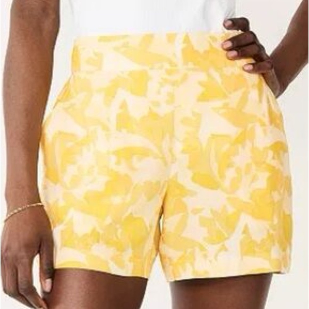 Nine West Yellow, Floral Shorts with Elastic Waistband